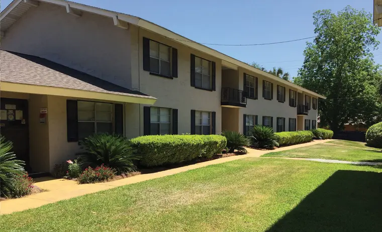 Villa Capri — student housing in Tallahassee near FSU
