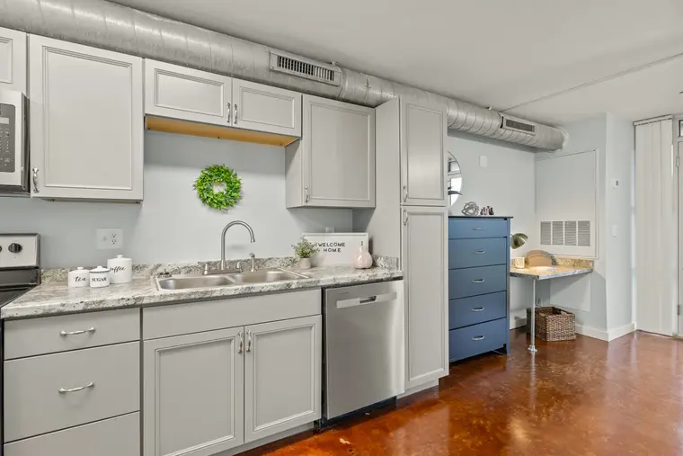 University Lofts — photo 13